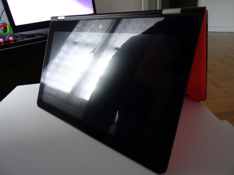 VOYO VBook V3 - mode tablette qui tient toute seule
