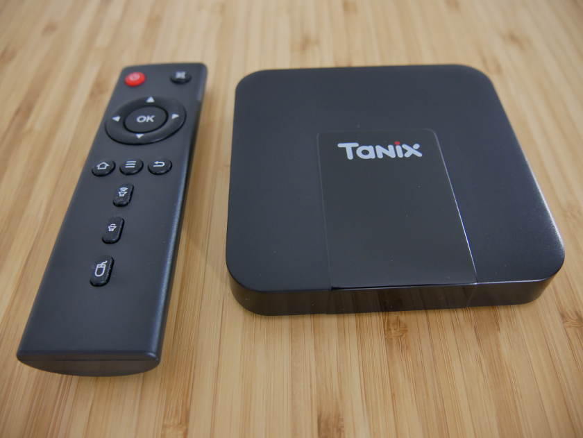 Tanix TX3 box TV et télécommande