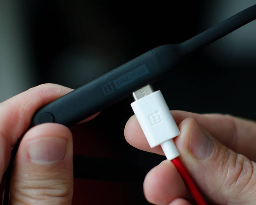 test oneplus-bullets-chargement micro usb